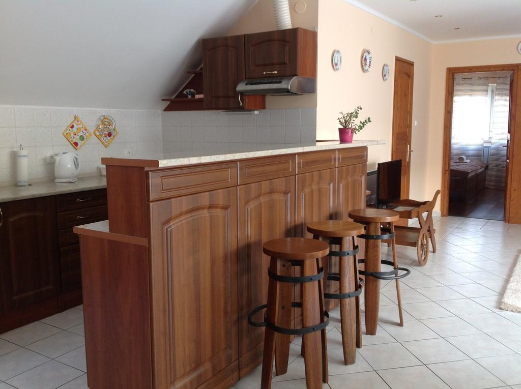 Attila Apartmanhaz Hotell Hévíz Rom bilde