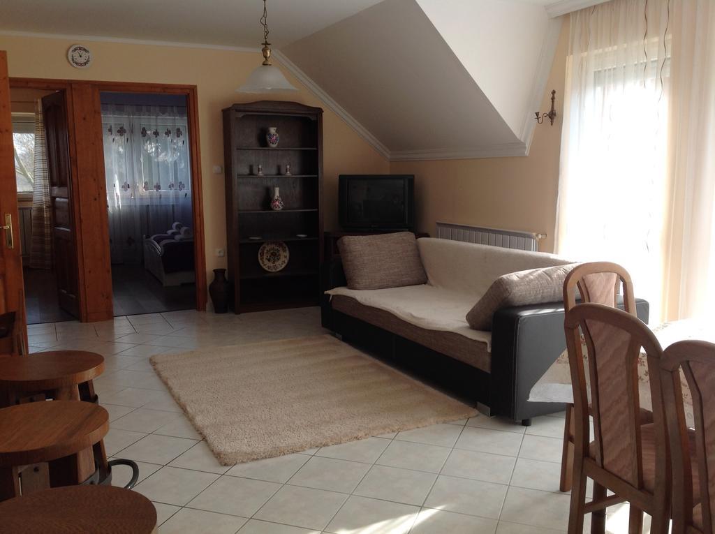 Attila Apartmanhaz Hotell Hévíz Rom bilde
