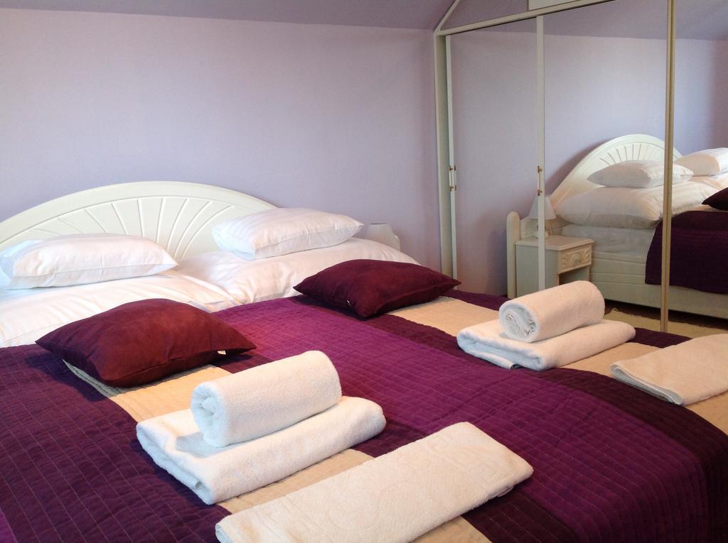 Attila Apartmanhaz Hotell Hévíz Rom bilde