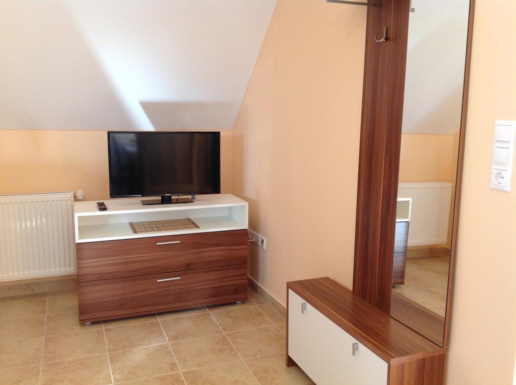 Attila Apartmanhaz Hotell Hévíz Rom bilde