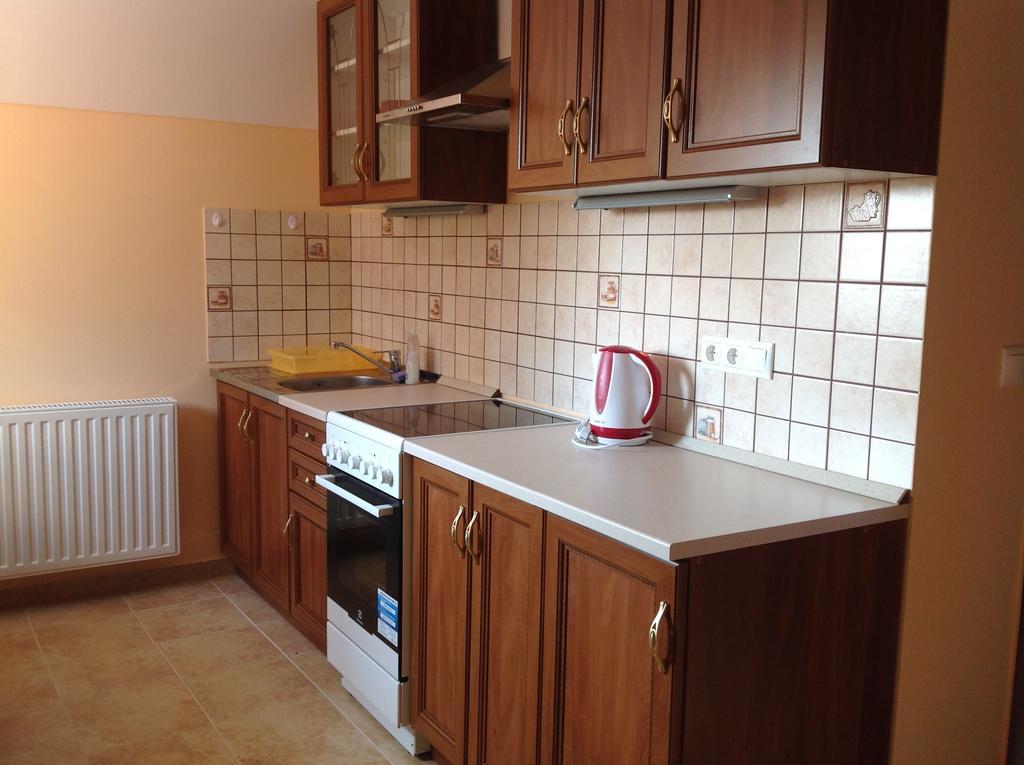 Attila Apartmanhaz Hotell Hévíz Rom bilde