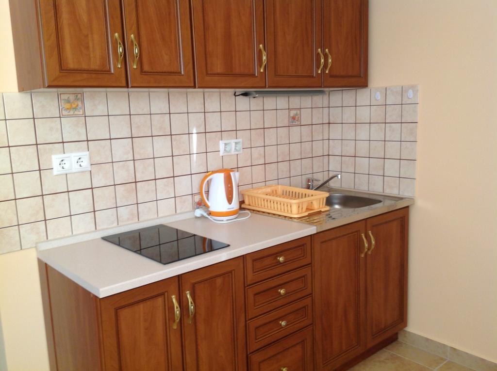 Attila Apartmanhaz Hotell Hévíz Rom bilde