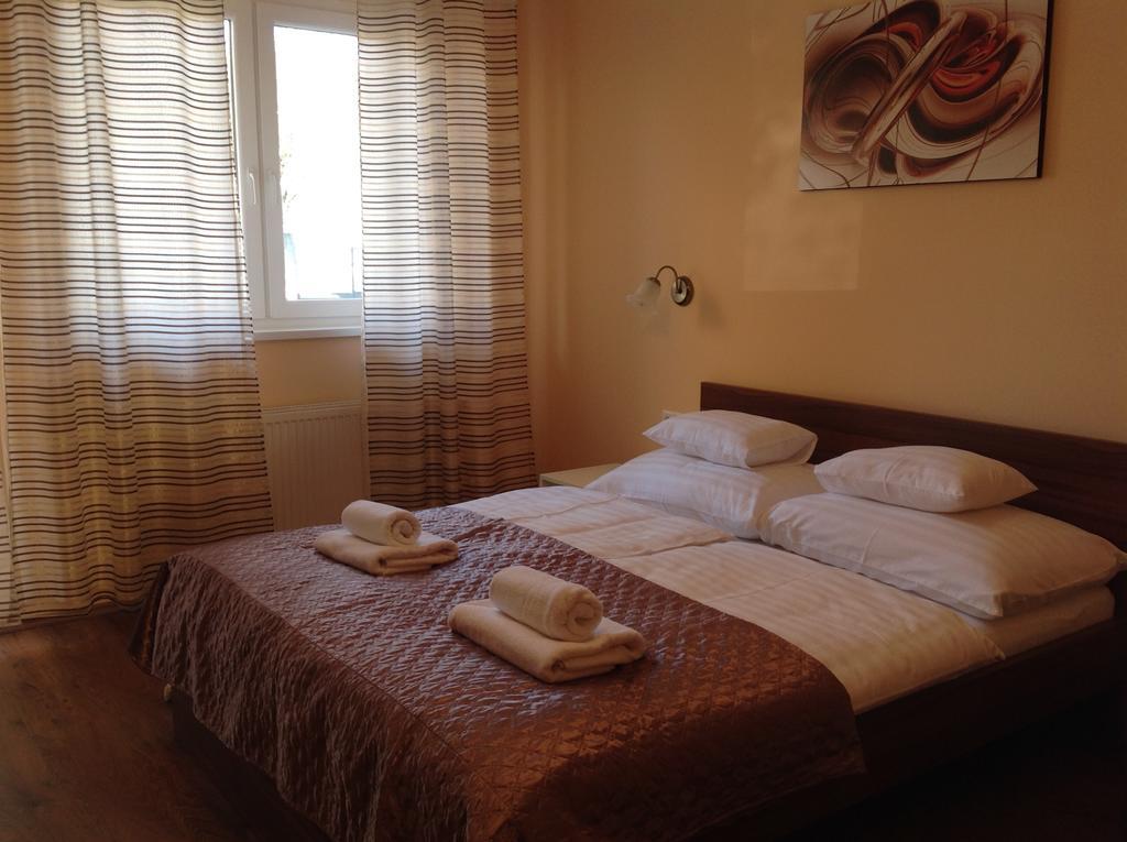 Attila Apartmanhaz Hotell Hévíz Rom bilde