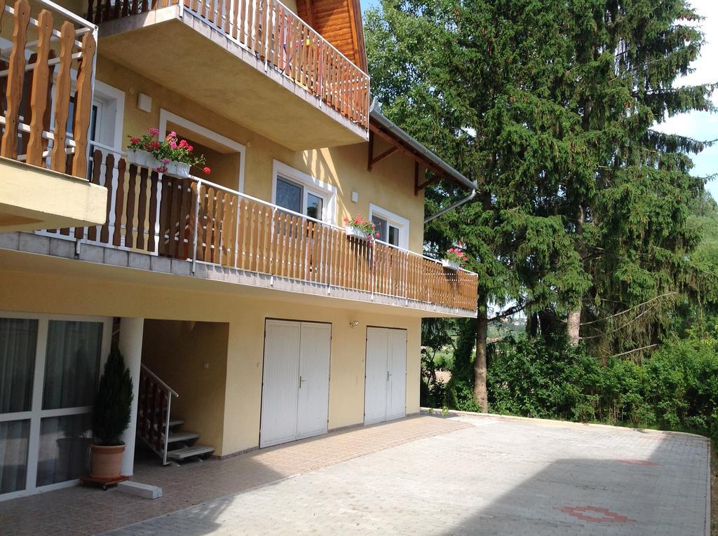 Attila Apartmanhaz Hotell Hévíz Eksteriør bilde